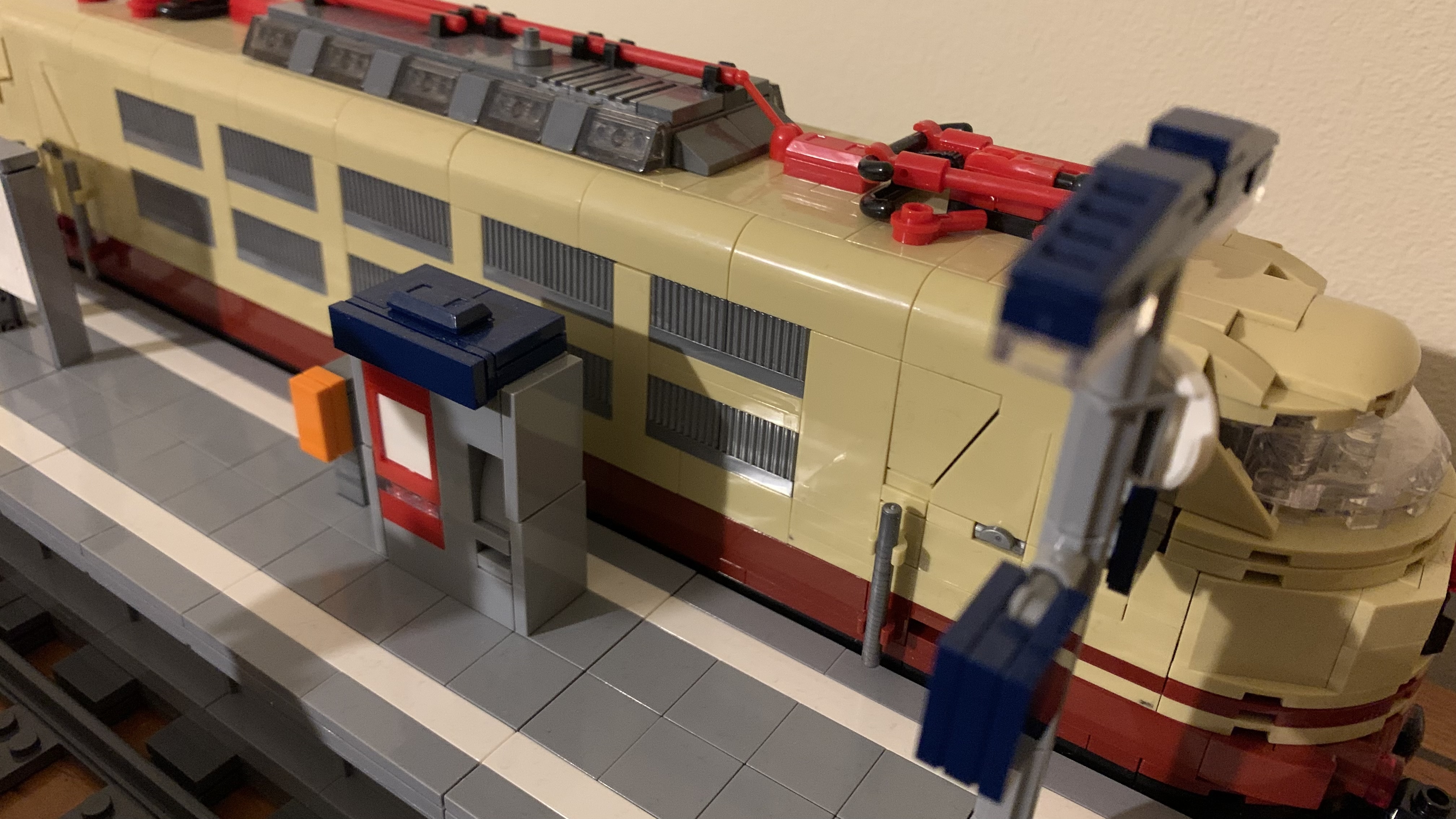 Choosing a scale for LEGO trains